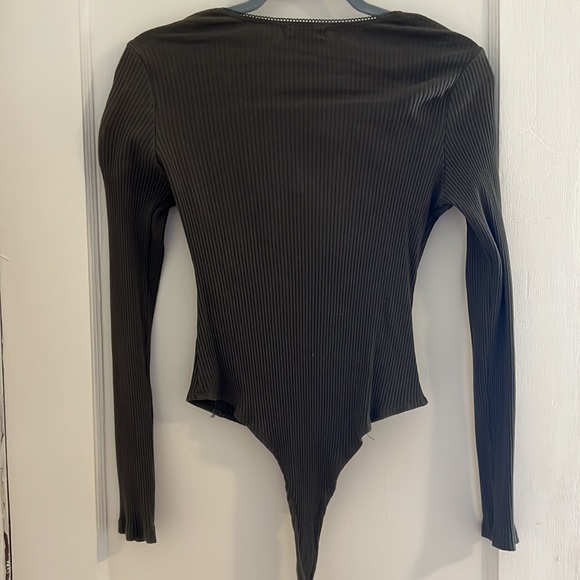 Adorable Ribbed Bodysuit - Picture 3 of 3